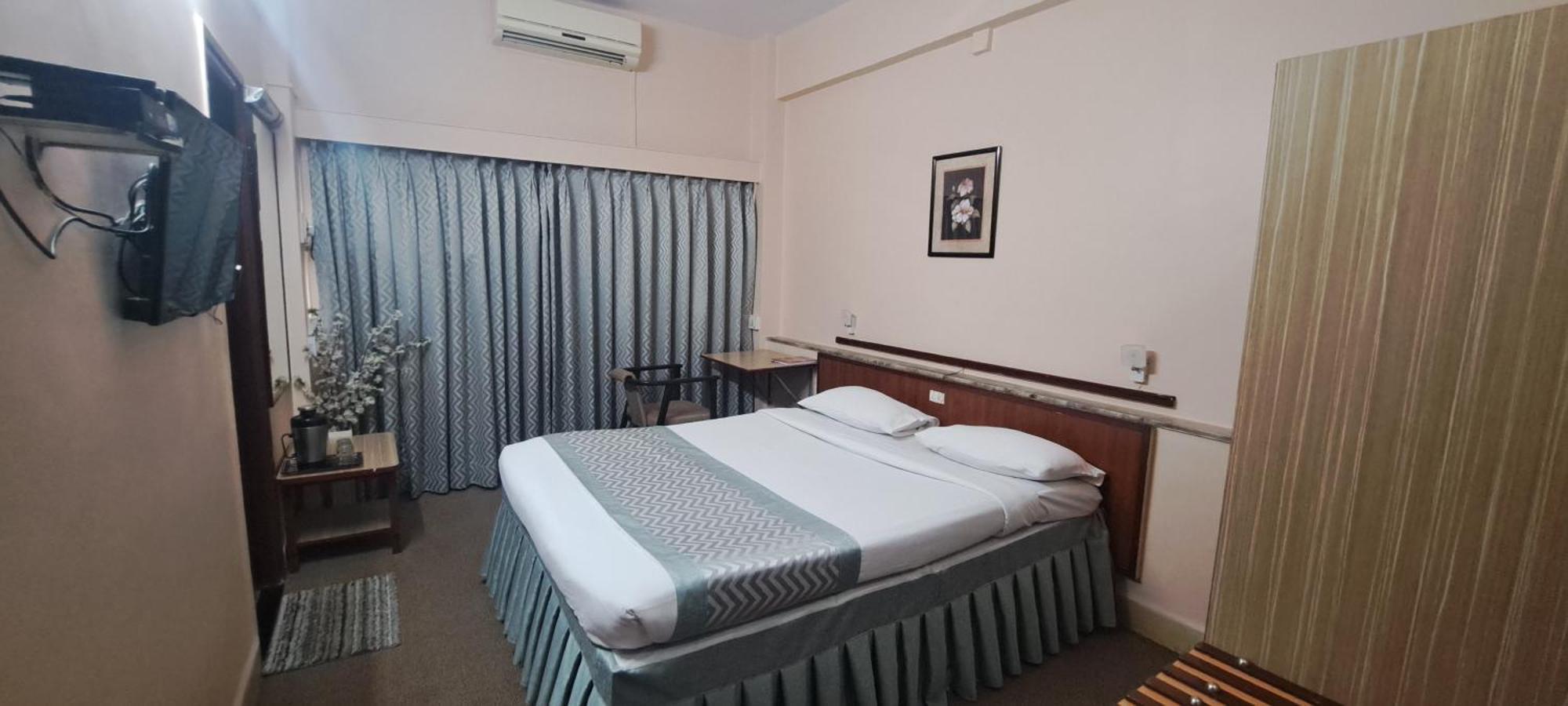 Hotel Swaroop Púna Kültér fotó