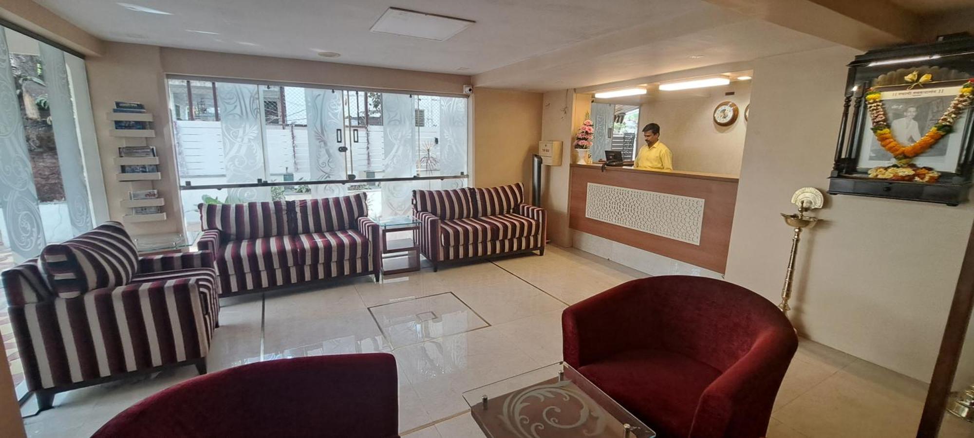 Hotel Swaroop Púna Kültér fotó