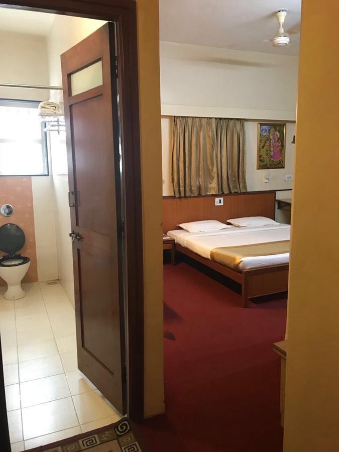 Hotel Swaroop Púna Kültér fotó