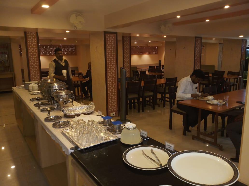 Hotel Swaroop Púna Kültér fotó